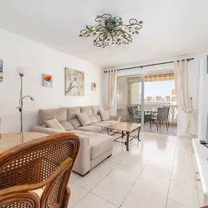 tropical-holiday-apartment-los-cristianos-tenerife.tenerifehoteles.net/